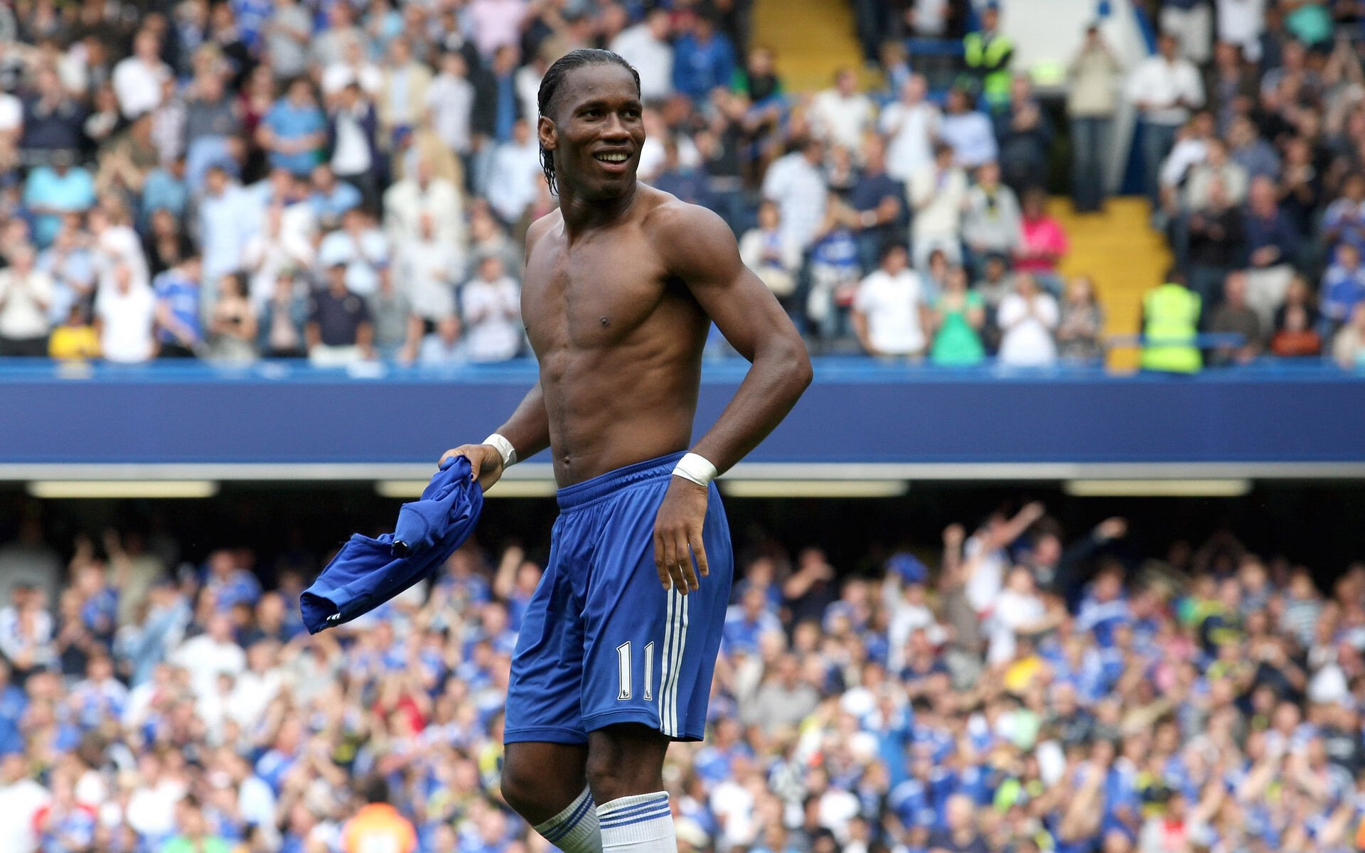 “武汉马拉松：全民健身与精英选手同台竞技”